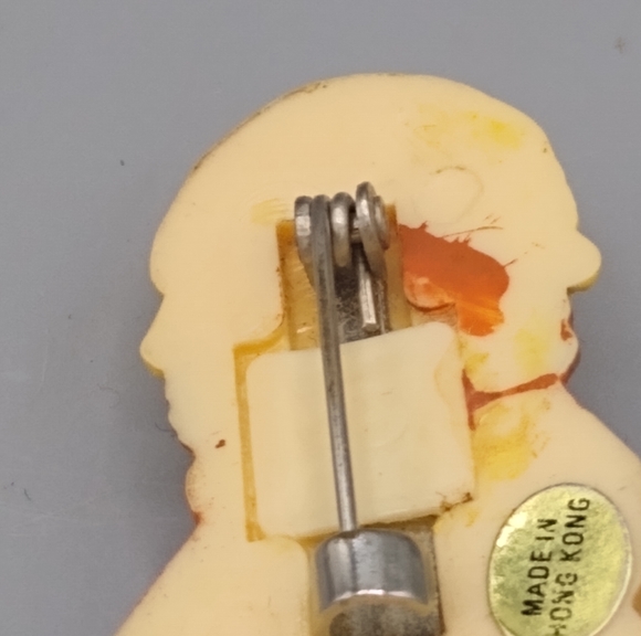 Russ Berrie Pilgrim Girl Thanksgiving Holiday Autumn Fall Brooch Pin Vintage - Picture 10 of 12